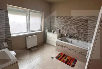 Apartament cu 4 camere decomandat în Central - 11