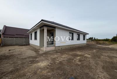 Casă individuală cu 4 camere cu Canalizare în Sânmihaiu Român