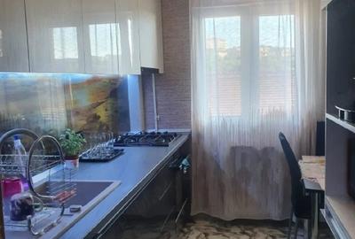 Apartament cu 3 camere nedecomandat în Gheorgheni