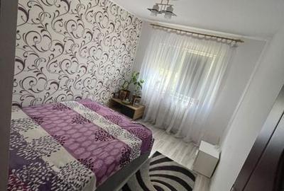 Apartament cu 4 camere decomandat în Broșteni