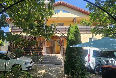 Casă cu 4 camere în Jurilovca