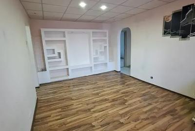 Apartament cu 3 camere semidecomandat în Berceni - 6
