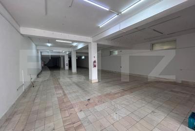 Spațiu comercial, de 1,350 mp, în Central