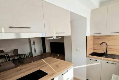 Apartament cu 3 camere decomandat în Delfinariu