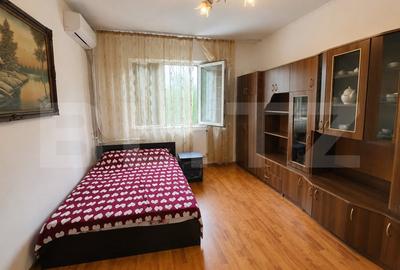 Garsonieră decomandată, mobilată în Micro 40