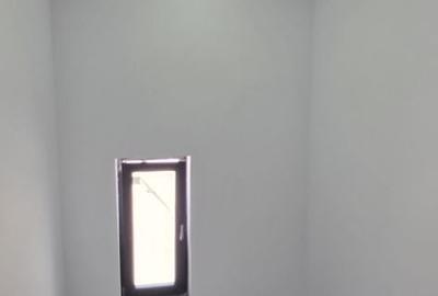 Casă cu 4 camere decomandat în Domnești