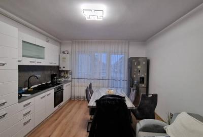 Apartament cu 3 camere semidecomandat, mobilat în Florești - 1