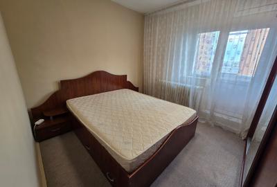 Apartament cu 3 camere decomandat în Mărgeanului