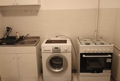 Garsonieră decomandată în Micro 20