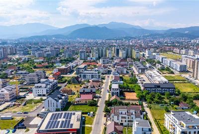 Apartament cu 2 camere decomandat, mobilat în Tractorul - 16