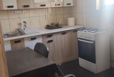 Apartament cu 2 camere decomandat în Berceni