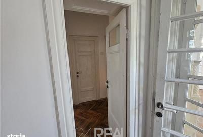 Casă cu 4 camere în Splaiul Unirii