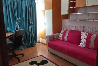 Apartament cu 3 camere decomandat în Steaua