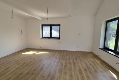 Apartament cu 2 camere decomandat în Zamora