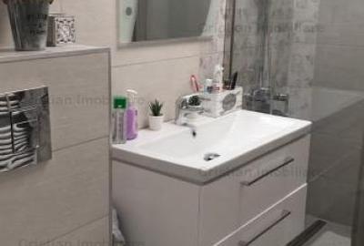 Apartament cu 3 camere decomandat în Buzaului