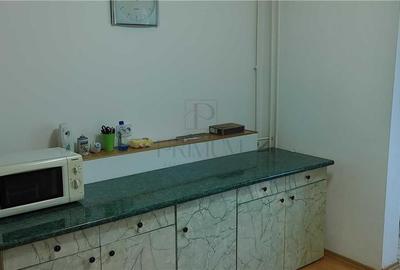 Apartament cu 2 camere decomandat, mobilat în Soarelui