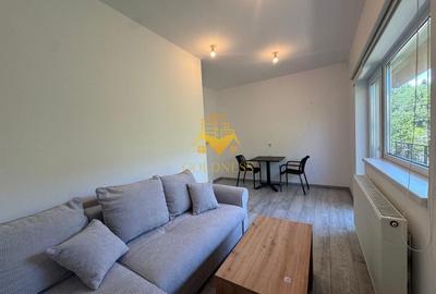 Apartament cu 3 camere semidecomandat, mobilat în Zorilor
