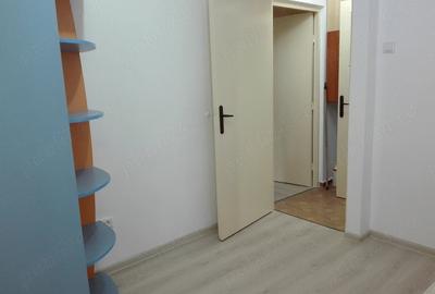 Apartament cu 2 camere semidecomandat în Florilor