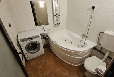 Apartament cu 2 camere decomandat în Vitan
