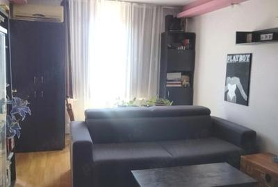 Apartament cu 4 camere semidecomandat, mobilat în Apărătorii Patriei