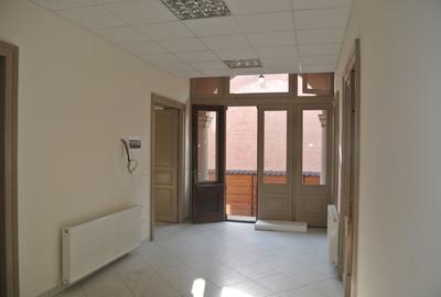Casă cu 5 camere cu Canalizare în Popa Șapcă - 9