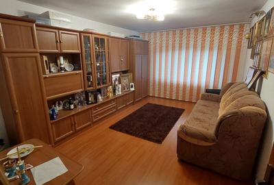 Apartament cu 2 camere decomandat în Petros - 2