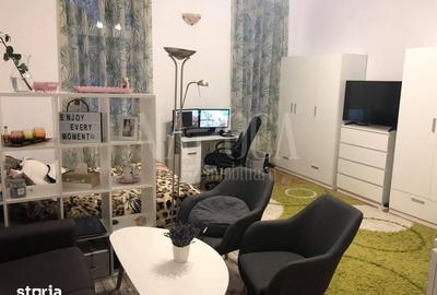 Casă cu 8 camere cu Teren 279 Mp în Plopilor