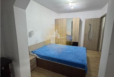 Apartament cu 3 camere semidecomandat în Dacia