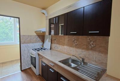 Apartament cu 2 camere în Liliacului