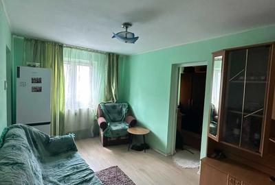 Apartament cu 2 camere semidecomandat în Petrișor