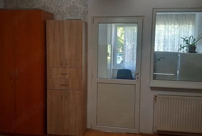 Garsonieră decomandată în Calea București