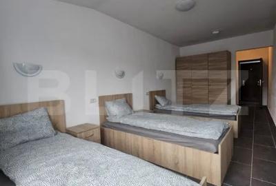 Casă cu 21 camere cu Teren 600 Mp în Dumbrăvița