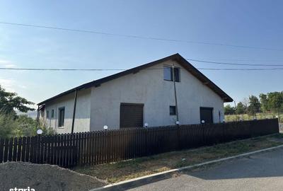 Casă cu 4 camere cu Teren 1000 Mp în Frecăței - 1