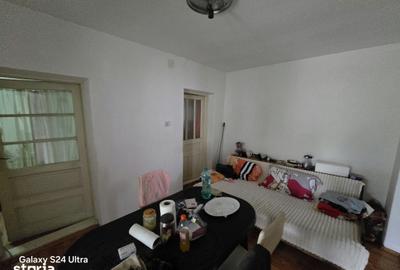 Casă cu 5 camere cu Teren 3000 Mp în Trivalea-Moșteni
