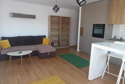 Apartament cu 3 camere semidecomandat în Florești