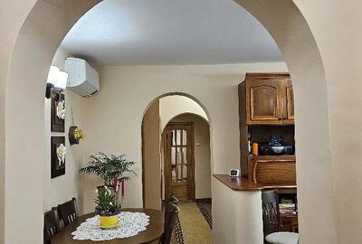 Apartament cu 4 camere decomandat, mobilat în Central - 2