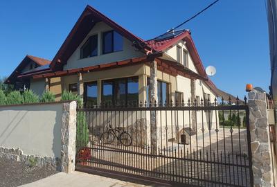 Casă cu 4 camere cu Teren 510 Mp în Bejan - 1