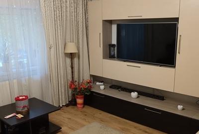 Apartament cu 2 camere decomandat, mobilat în Vitan