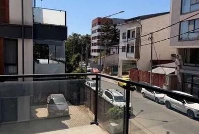 Apartament cu 3 camere semidecomandat în Crângași