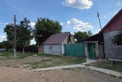 Casă cu Teren 6516 Mp în Boiu - 1