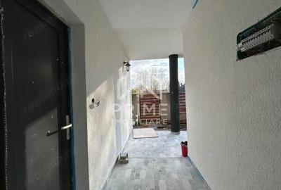 Casă cu 5 camere cu Teren 300 Mp în Micești - 1