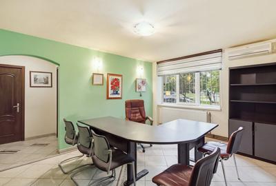 Apartament cu 3 camere semidecomandat în Ultracentral