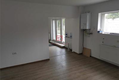 Spațiu comercial, de 2,100 mp, în Central - 8