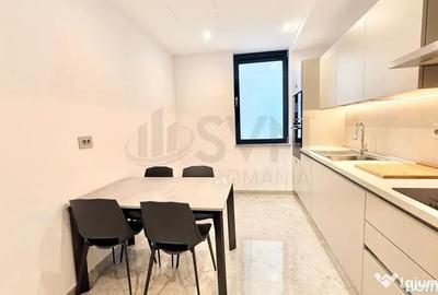 Apartament cu 4 camere decomandat în Central
