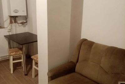 Garsonieră decomandată în Central