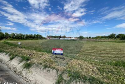 Teren de 3492 mp, în Garoafa