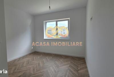 Apartament cu 3 camere semidecomandat în Păcurari