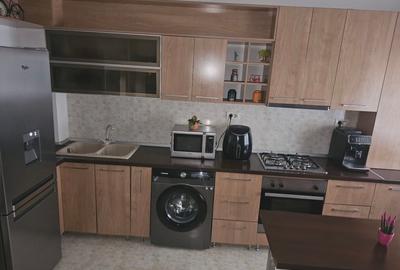 Apartament cu 3 camere semidecomandat în Roșu - 12