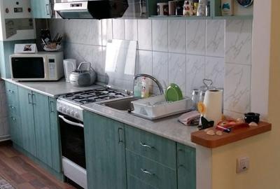 Apartament cu 3 camere decomandat în Dosu Bricii