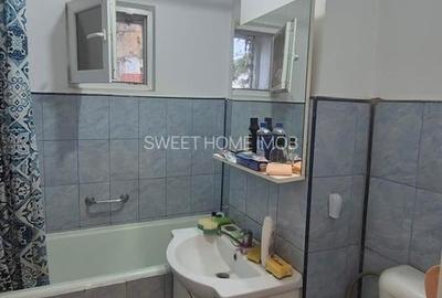 Apartament cu 3 camere decomandat în Lacul Tei